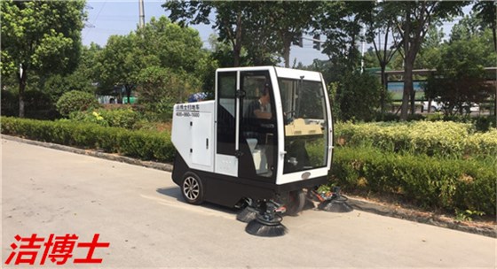 潔博士電動(dòng)掃地車用戶現(xiàn)場 潔博士電動(dòng)掃地車用戶現(xiàn)場