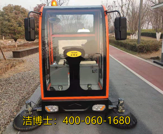 潔博士駕駛掃地機(jī)客戶案例—荔冰源冷庫 潔博士駕駛掃地機(jī)客戶案例—荔冰源冷庫